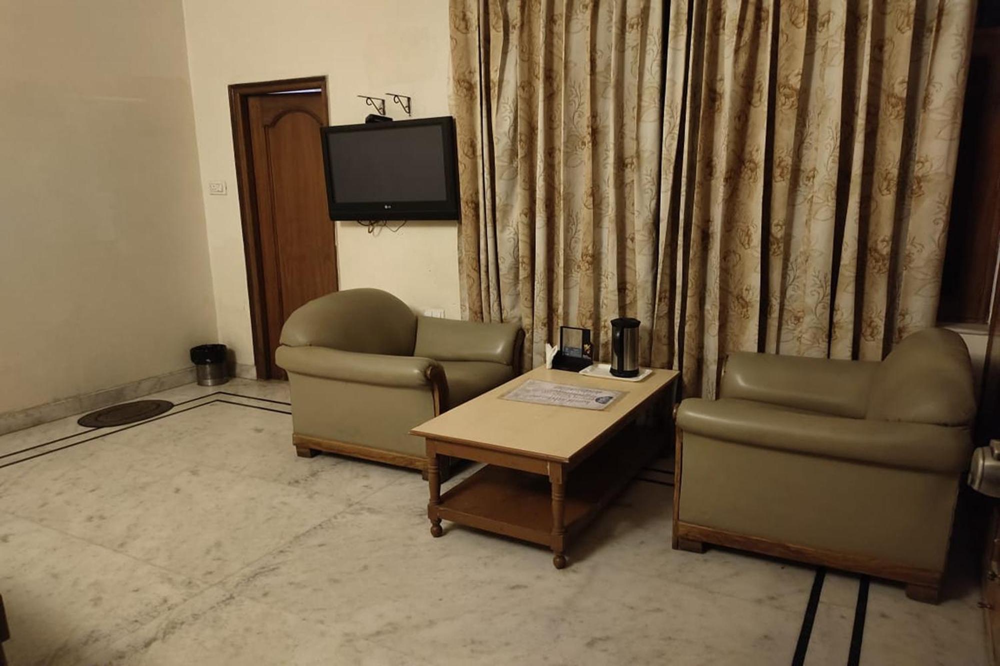 Hotel Rang Mahal Near Jaipur International Airport Exterior photo