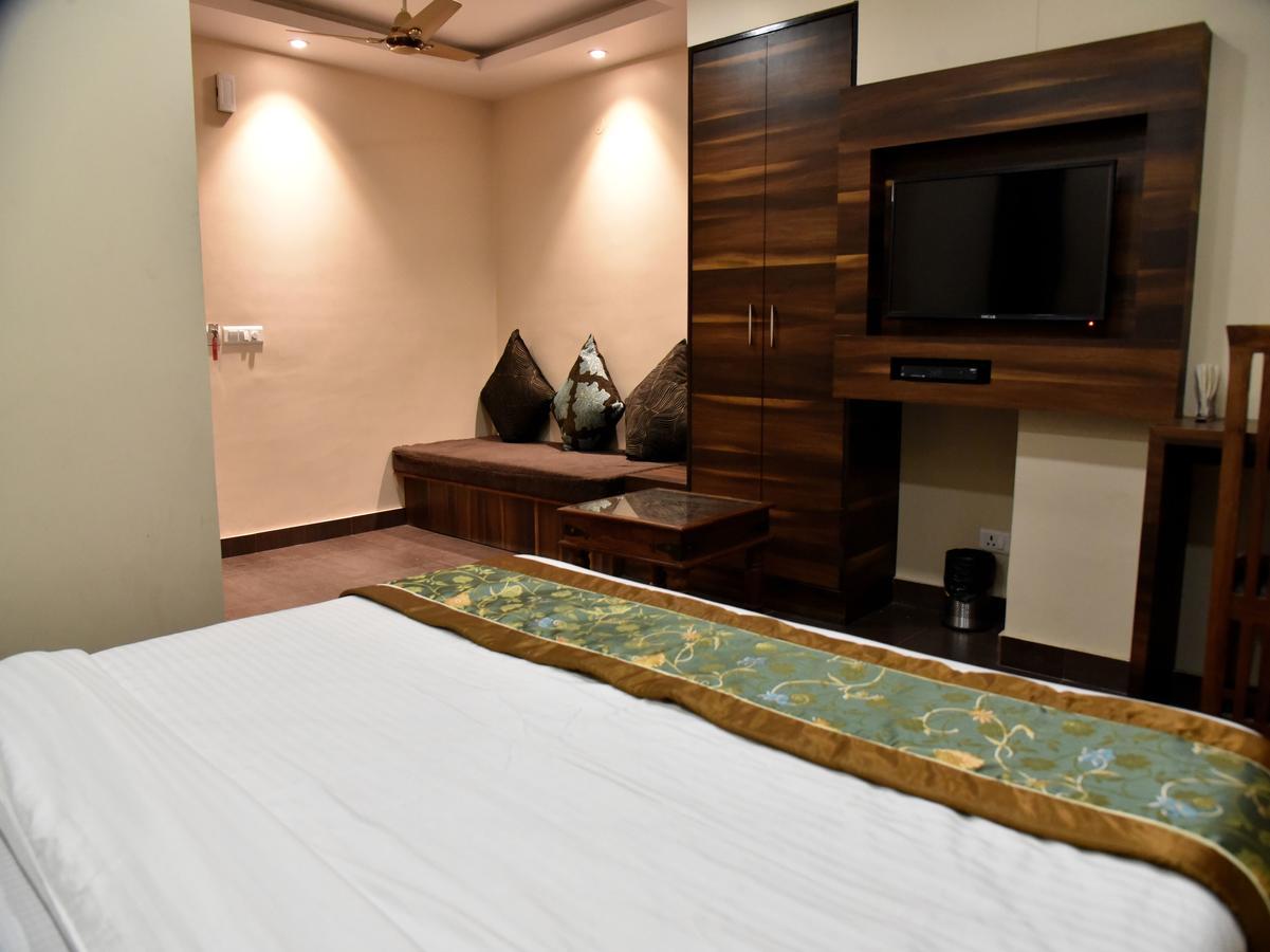 Hotel Rang Mahal Near Jaipur International Airport Exterior photo