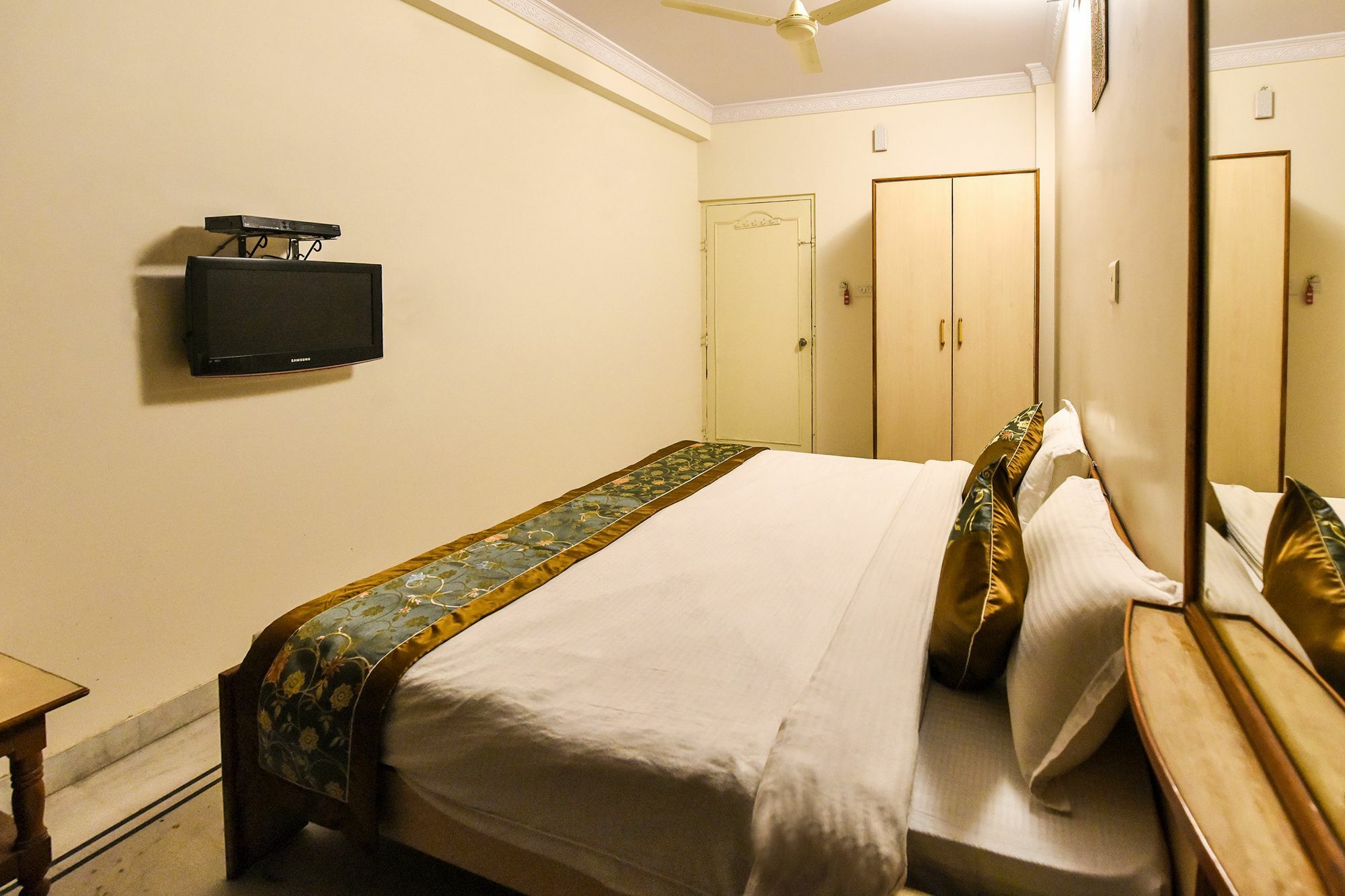 Hotel Rang Mahal Near Jaipur International Airport Exterior photo
